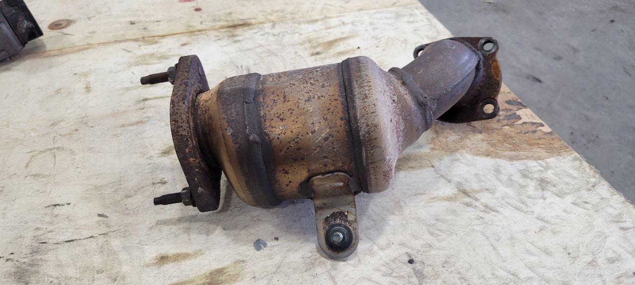 2017 CAMARO OEM 6.2L EXHAUST Y PIPE PAIR 48K MI 32638 - image 11
