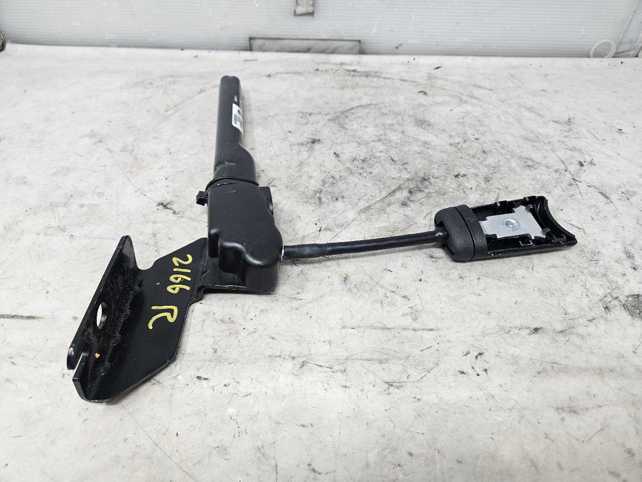 2020 SIERRA150 RH SEATBELT TENSIONER BLACK 32685 - image 5