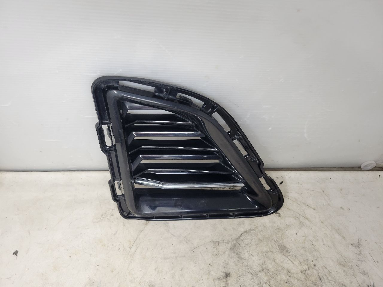 2017 CAMARO SS LH LOWER GRILLE 84278550 32714 - image 2