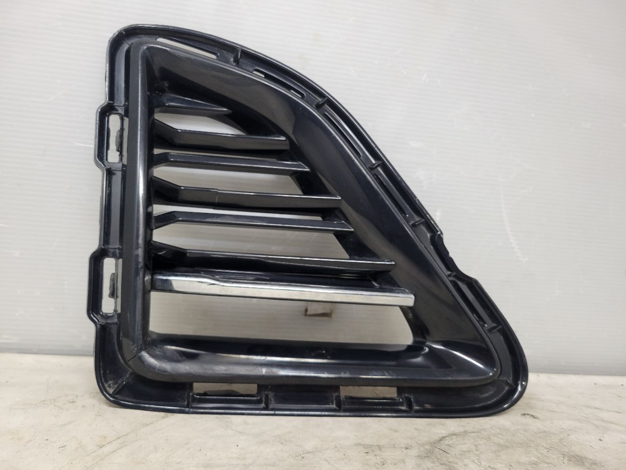 2017 CAMARO SS LH LOWER GRILLE 84278550 32714 - image 4