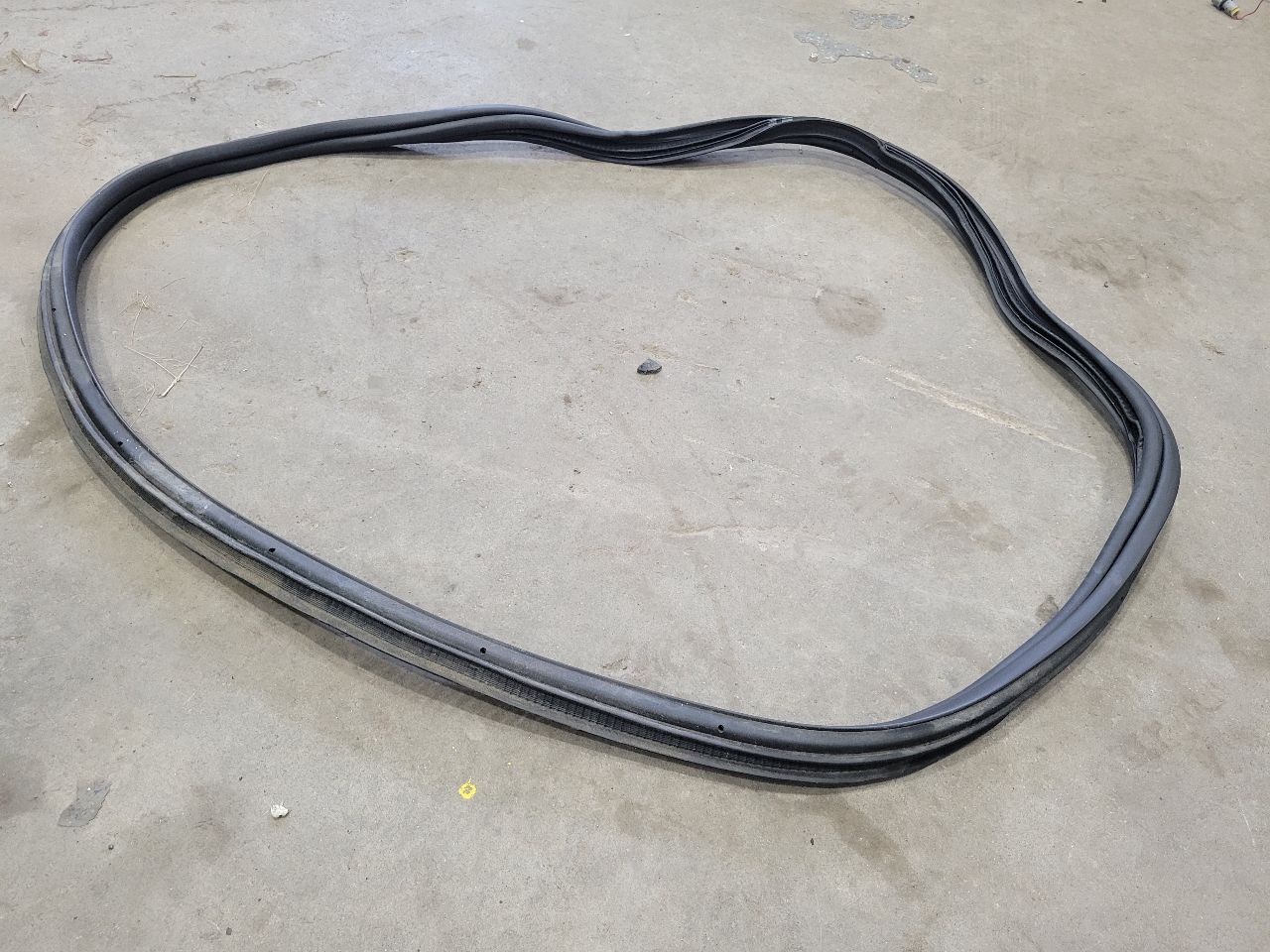 2017 CAMARO TRUNK LID WEATHERSTRIP 84126266 32729 - image 4