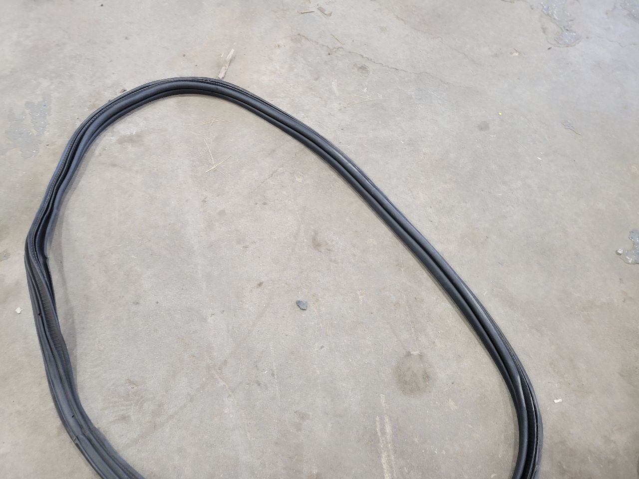 2017 CAMARO TRUNK LID WEATHERSTRIP 84126266 32729 - image 9