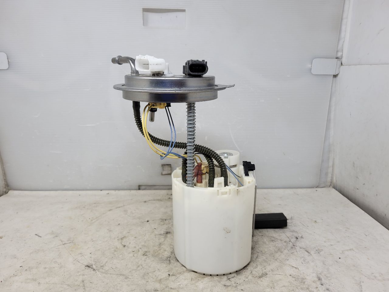 OEM 6.2L FUEL PUMP 13513337 22K MI 32740 - image 4