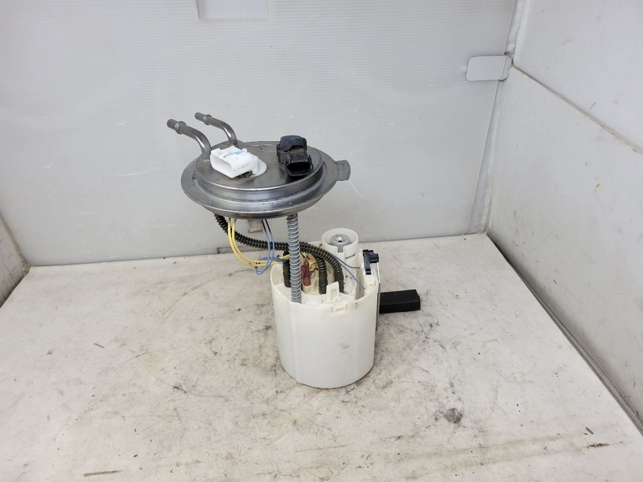 OEM 6.2L FUEL PUMP 13513337 22K MI 32740 - image 5