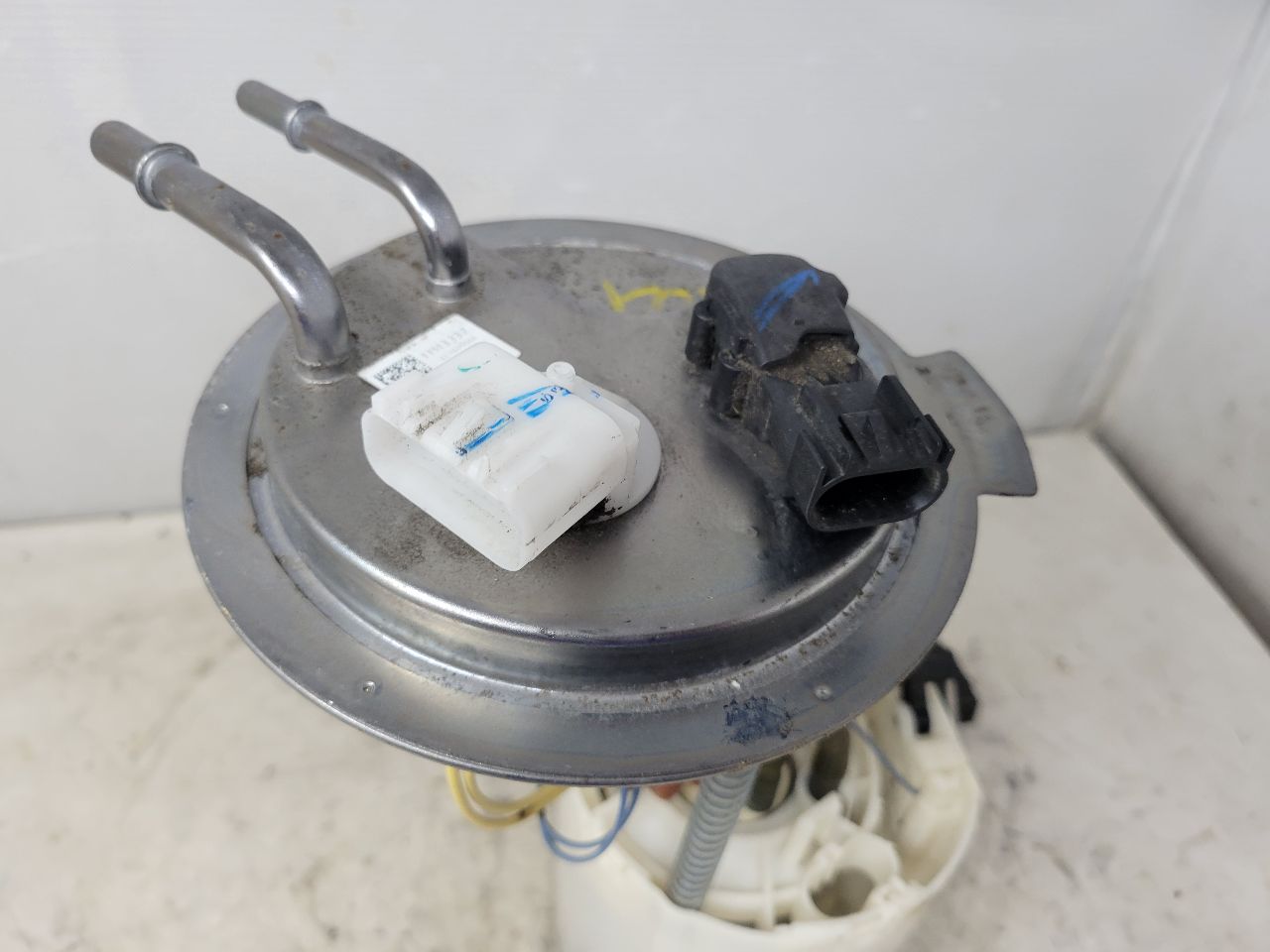 OEM 6.2L FUEL PUMP 13513337 22K MI 32740 - image 6