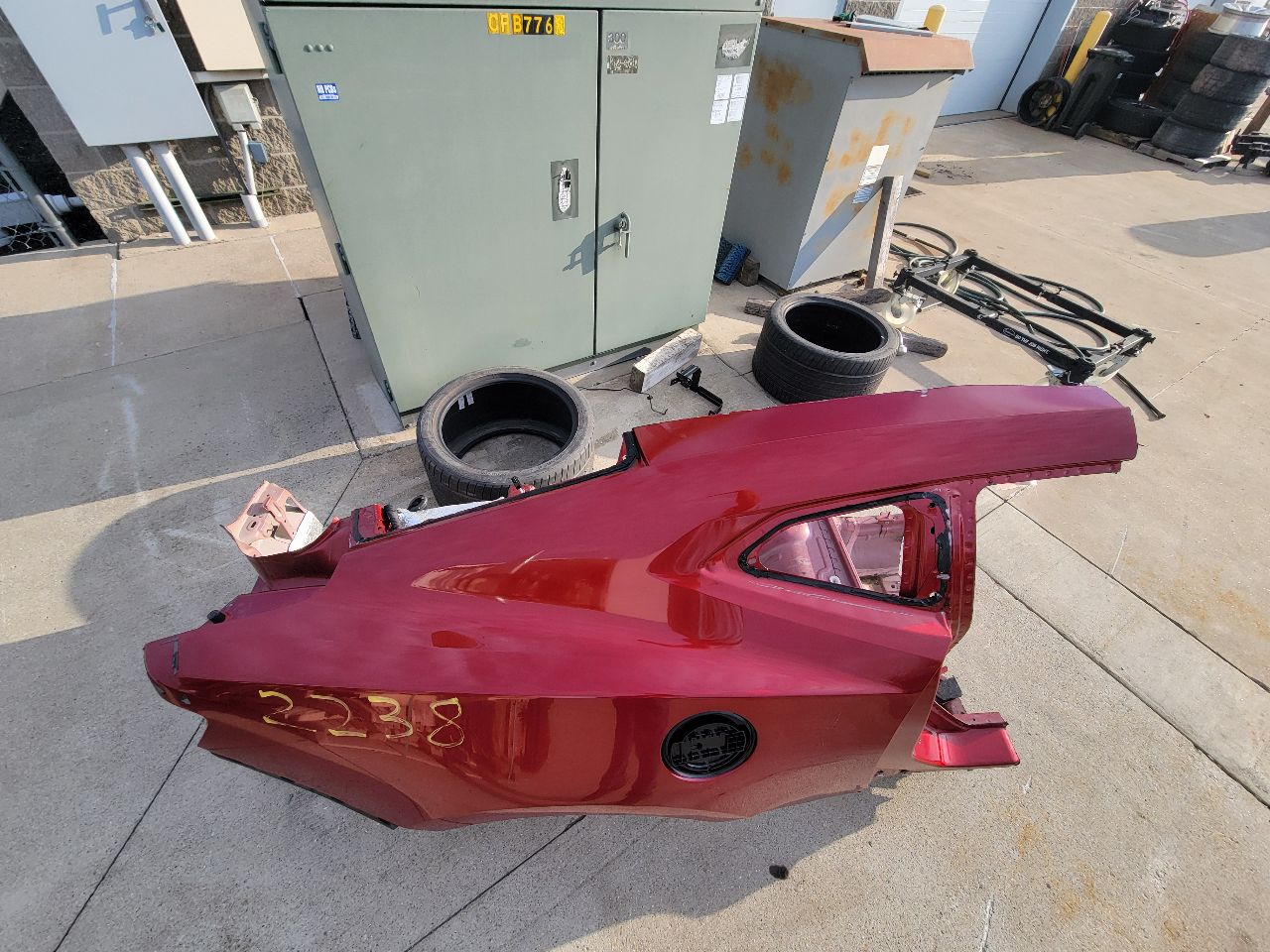 2019 CAMARO RH QUARTER PANEL CUT RED G7E 000 32763 - image 2
