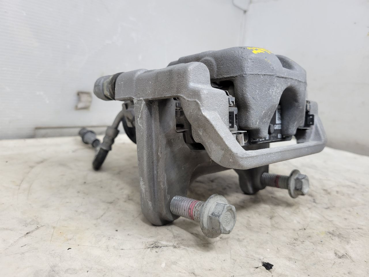 2022 SILVRDO15 RH REAR CALIPER ELECTRIC PARK BRAKE 32777 - image 4