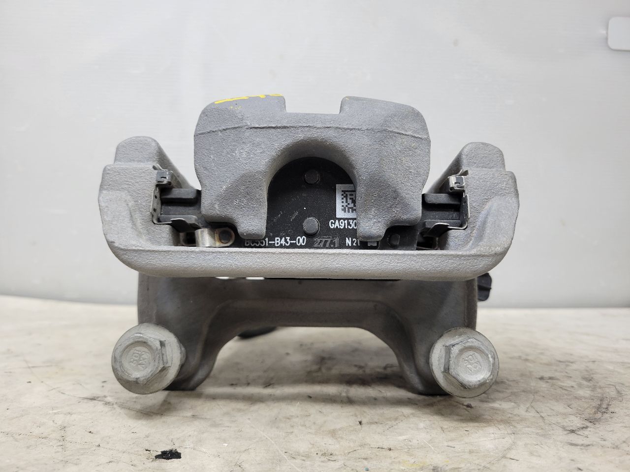2022 SILVRDO15 RH REAR CALIPER ELECTRIC PARK BRAKE 32777 - image 5