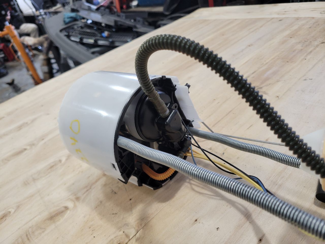 6.2L FUEL PUMP 5'9" BOX 25K 85170619 32795 - image 8