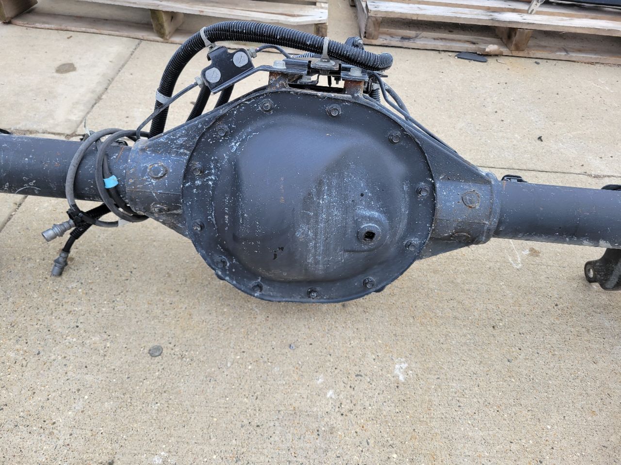 2022 SILVRDO15 REAR AXLE 9.75" 3.23 GU5 G80 25K MI 32796 - image 3