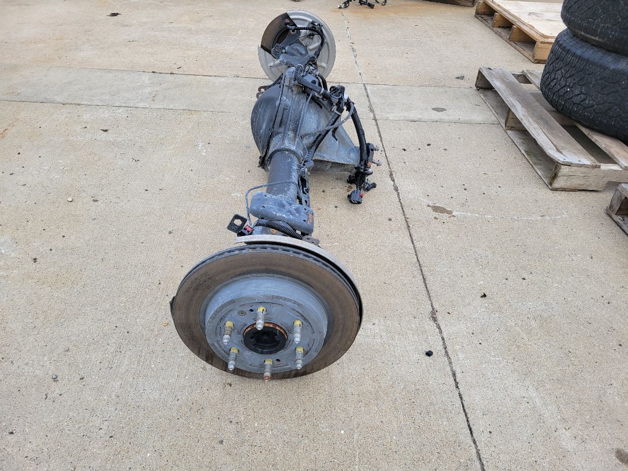 2022 SILVRDO15 REAR AXLE 9.75" 3.23 GU5 G80 25K MI 32796 - image 5