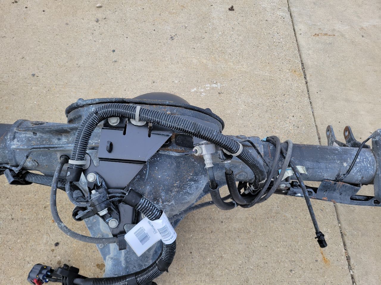 2022 SILVRDO15 REAR AXLE 9.75" 3.23 GU5 G80 25K MI 32796 - image 11
