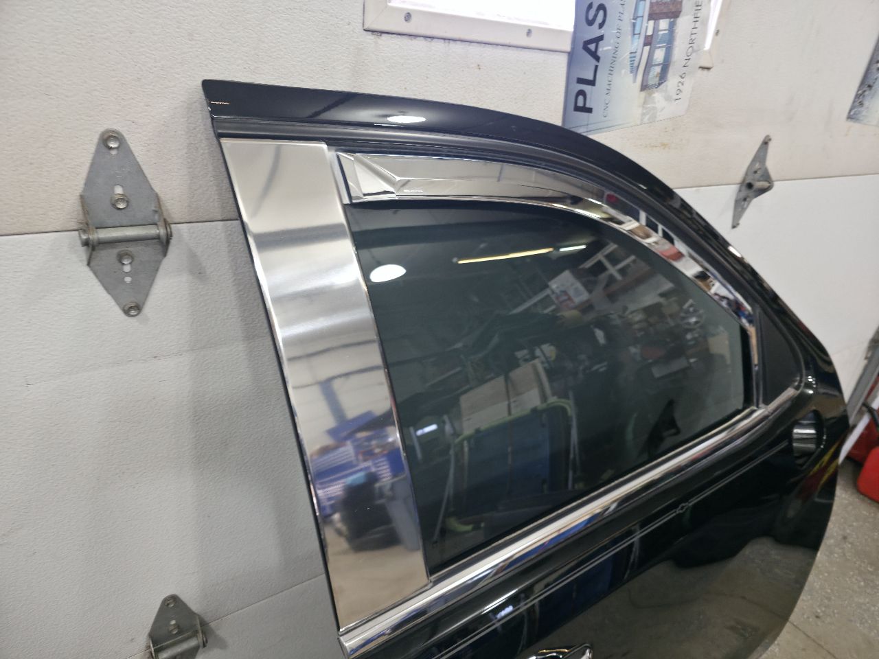 2022 SILVRDO15 RH FRONT DOOR BLACK GBA 000 32802 - image 11