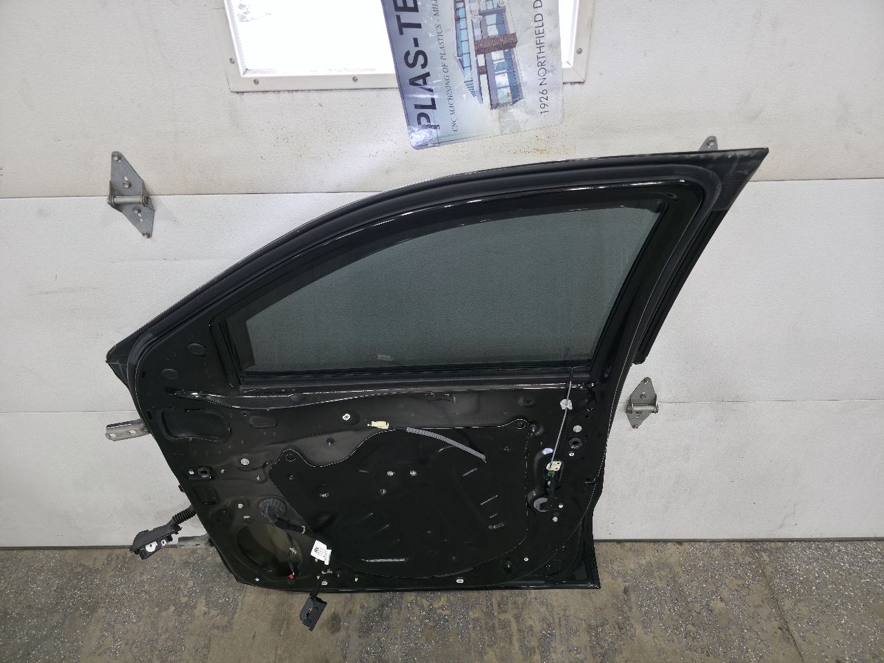 2022 SILVRDO15 RH FRONT DOOR BLACK GBA 000 32802 - image 13