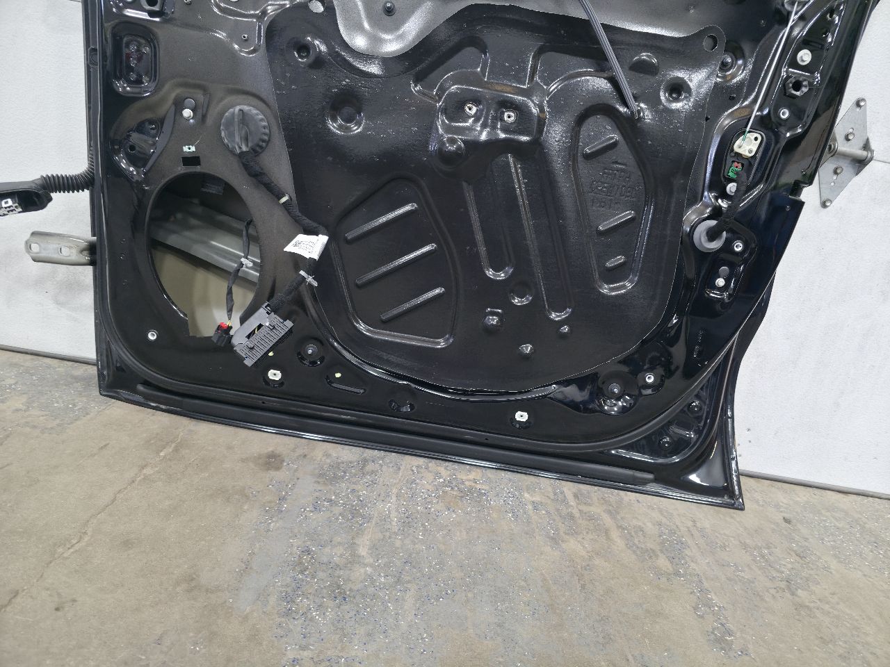 2022 SILVRDO15 RH FRONT DOOR BLACK GBA 000 32802 - image 14