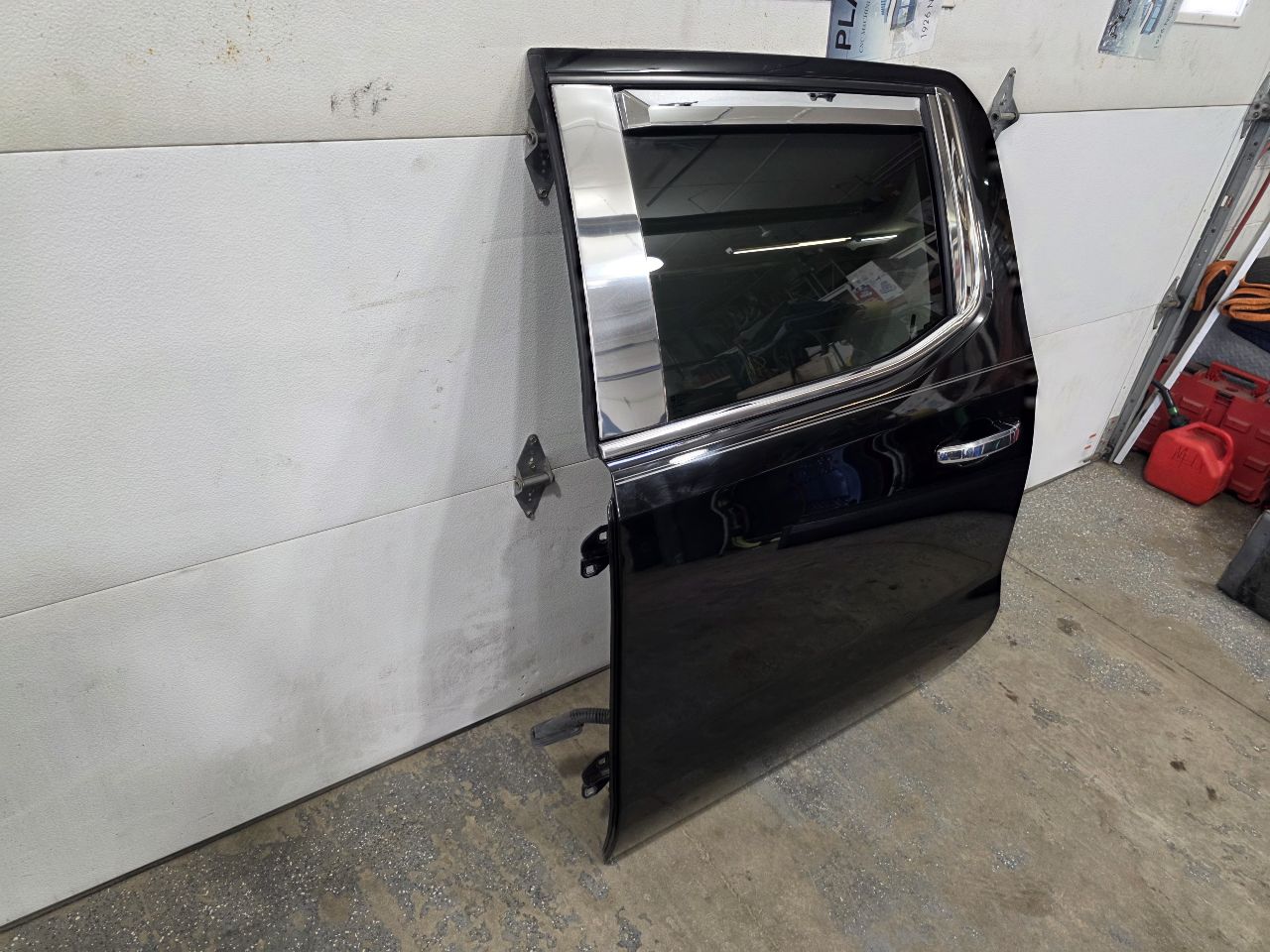 2022 SILVRDO15 LH REAR DOOR BLACK GBA 000 32803 - image 8