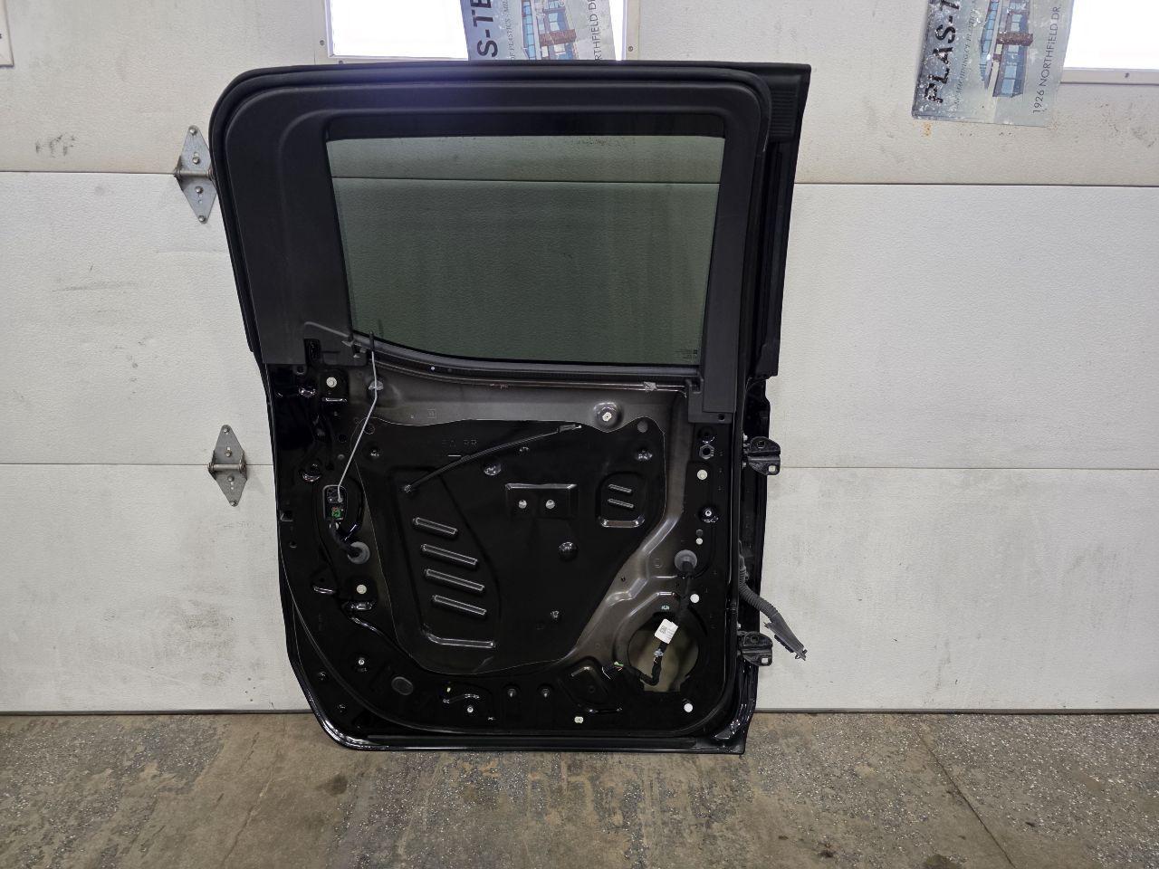 2022 SILVRDO15 LH REAR DOOR BLACK GBA 000 32803 - image 9