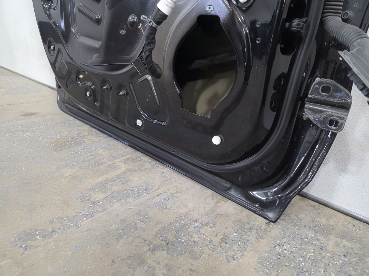 2022 SILVRDO15 LH REAR DOOR BLACK GBA 000 32803 - image 13