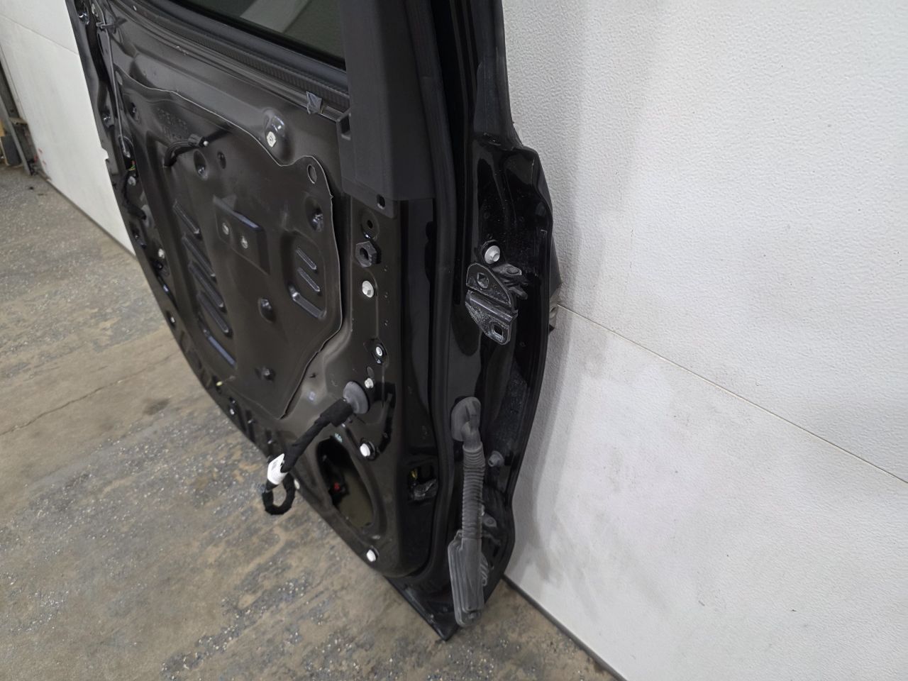 2022 SILVRDO15 LH REAR DOOR BLACK GBA 000 32803 - image 14