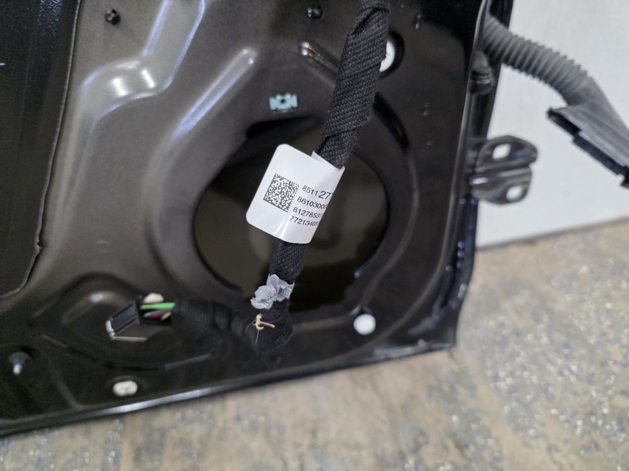 2022 SILVRDO15 LH REAR DOOR BLACK GBA 000 32803 - image 15