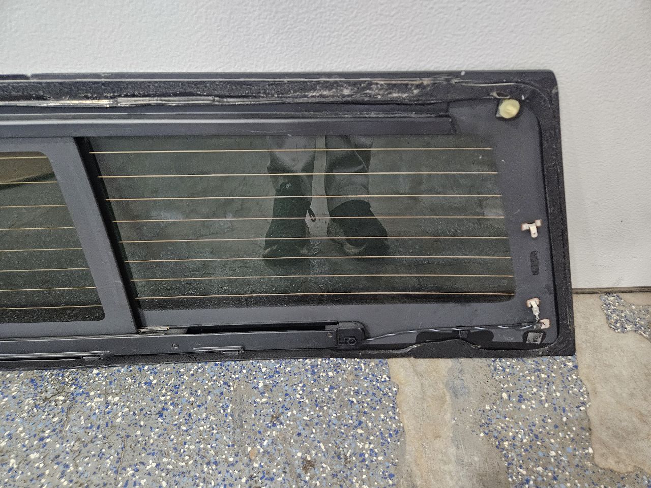2022 SILVRDO15 POWER SLIDING BACK GLASS ON SHELF 32805 - image 11