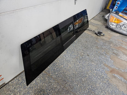 2022 SILVRDO15 POWER SLIDING BACK GLASS ON SHELF 32805 - image 14