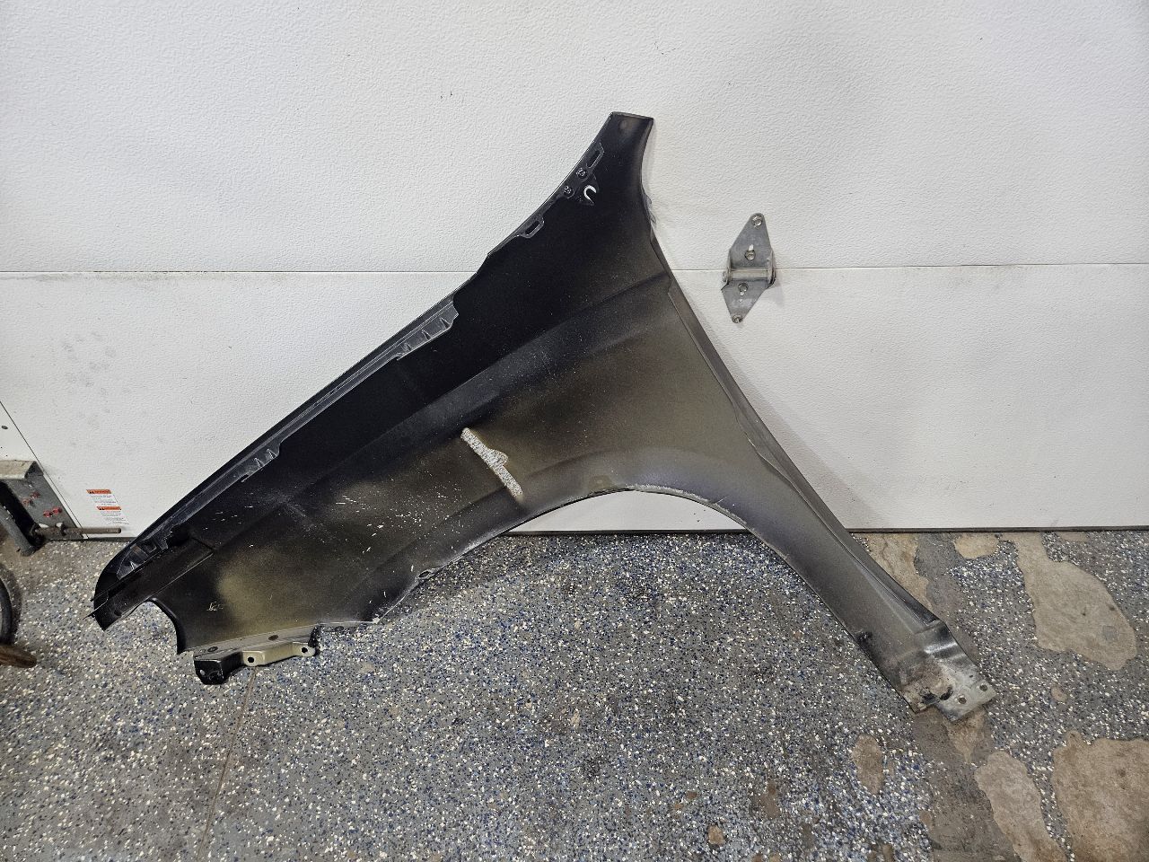 2022 SILVRDO15 RH FENDER BLACK GBA 000 32806 - image 3
