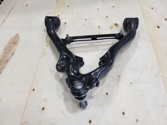 2022 SILVRDO15 OEM RH FRONT LOWER CONTROL ARM 25K 32814 - image 1