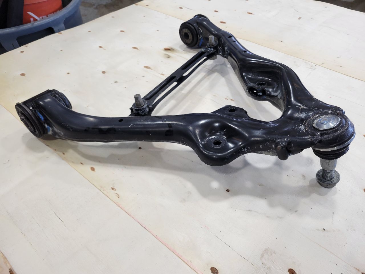 2022 SILVRDO15 OEM RH FRONT LOWER CONTROL ARM 25K 32814 - image 4