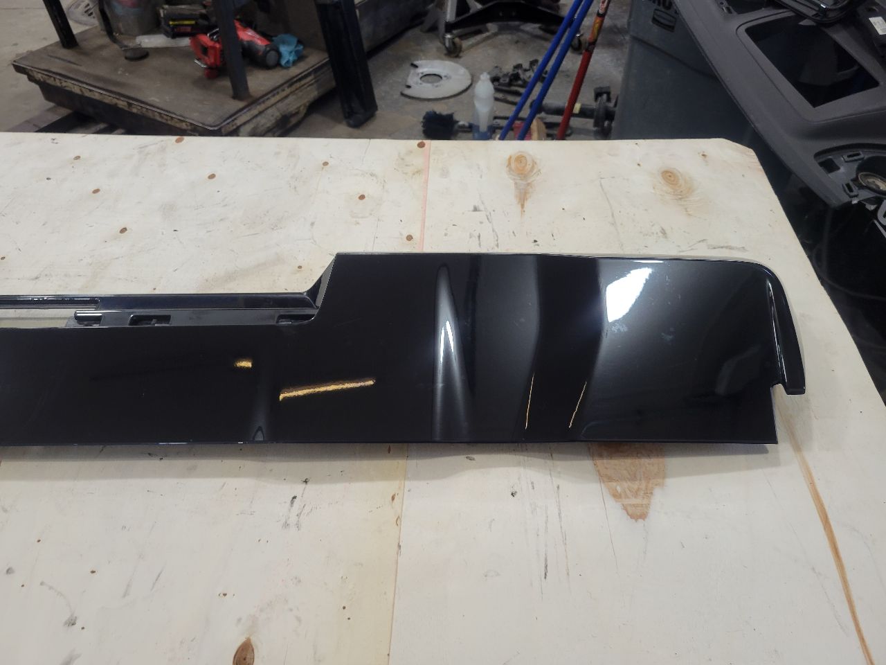 2022 SILVRDO15 ROOF SPOILER BLACK GBA 32822 - image 13