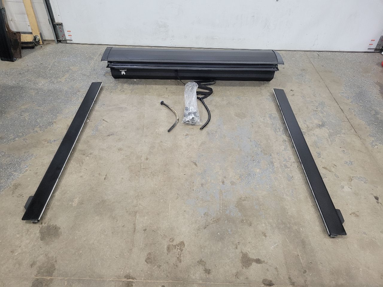 2022 SILVRDO15 PACE EDWARDS SWITCHBLADE TONNEAU 5'8 32826 - image 1