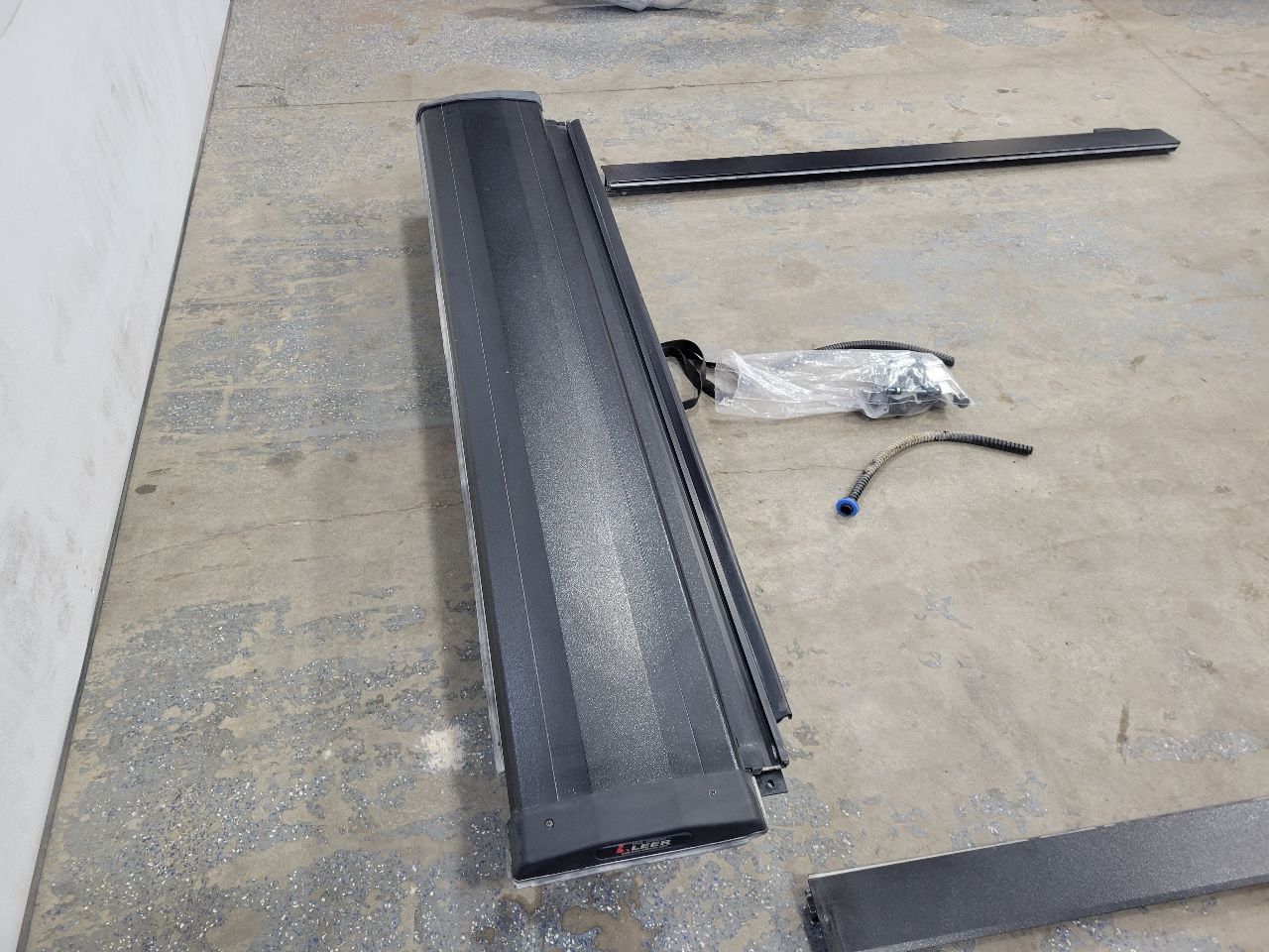2022 SILVRDO15 PACE EDWARDS SWITCHBLADE TONNEAU 5'8 32826 - image 6