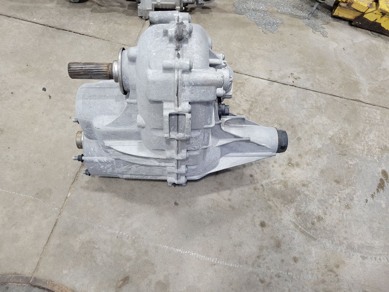 2022 SILVRDO15 TRANSFER CASE 10 SPEED AUTO BAT 25K 32837 - image 4