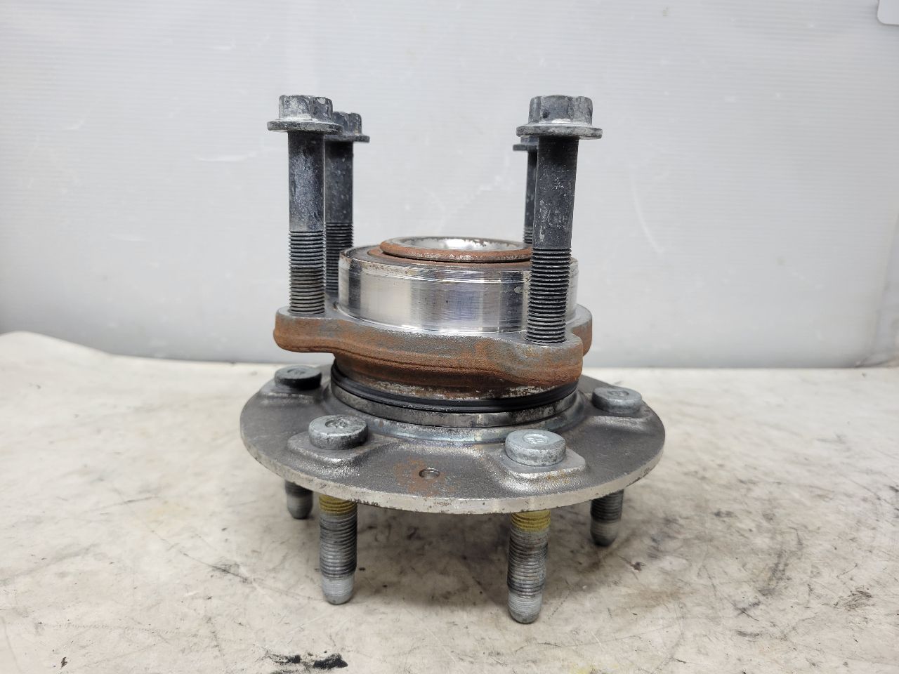 2022 SILVRDO15 OEM FRONT 4WD WHEEL HUB BEARING 25K 32841 - image 2
