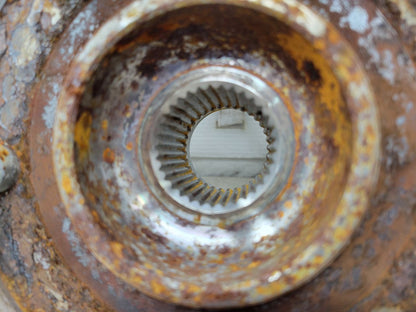 2022 SILVRDO15 OEM FRONT 4WD WHEEL HUB BEARING 25K 32841 - image 9