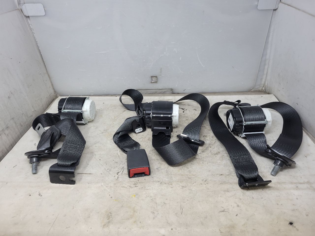 2022 SILVRDO15 REAR SEAT BELTS SET OF 3 BLACK 32866 - image 1