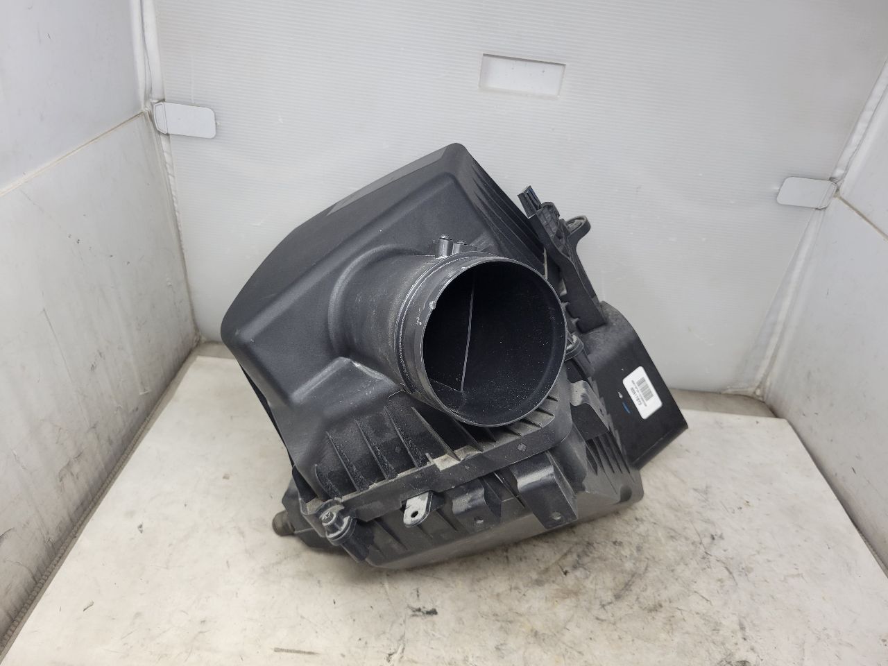 2022 SILVRDO15 OEM AIR INTAKE BOX FILTER HOUSING 32870 - image 2