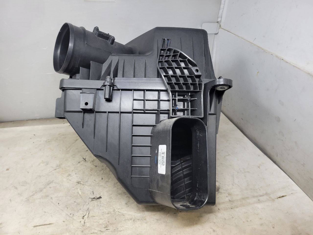 2022 SILVRDO15 OEM AIR INTAKE BOX FILTER HOUSING 32870 - image 6