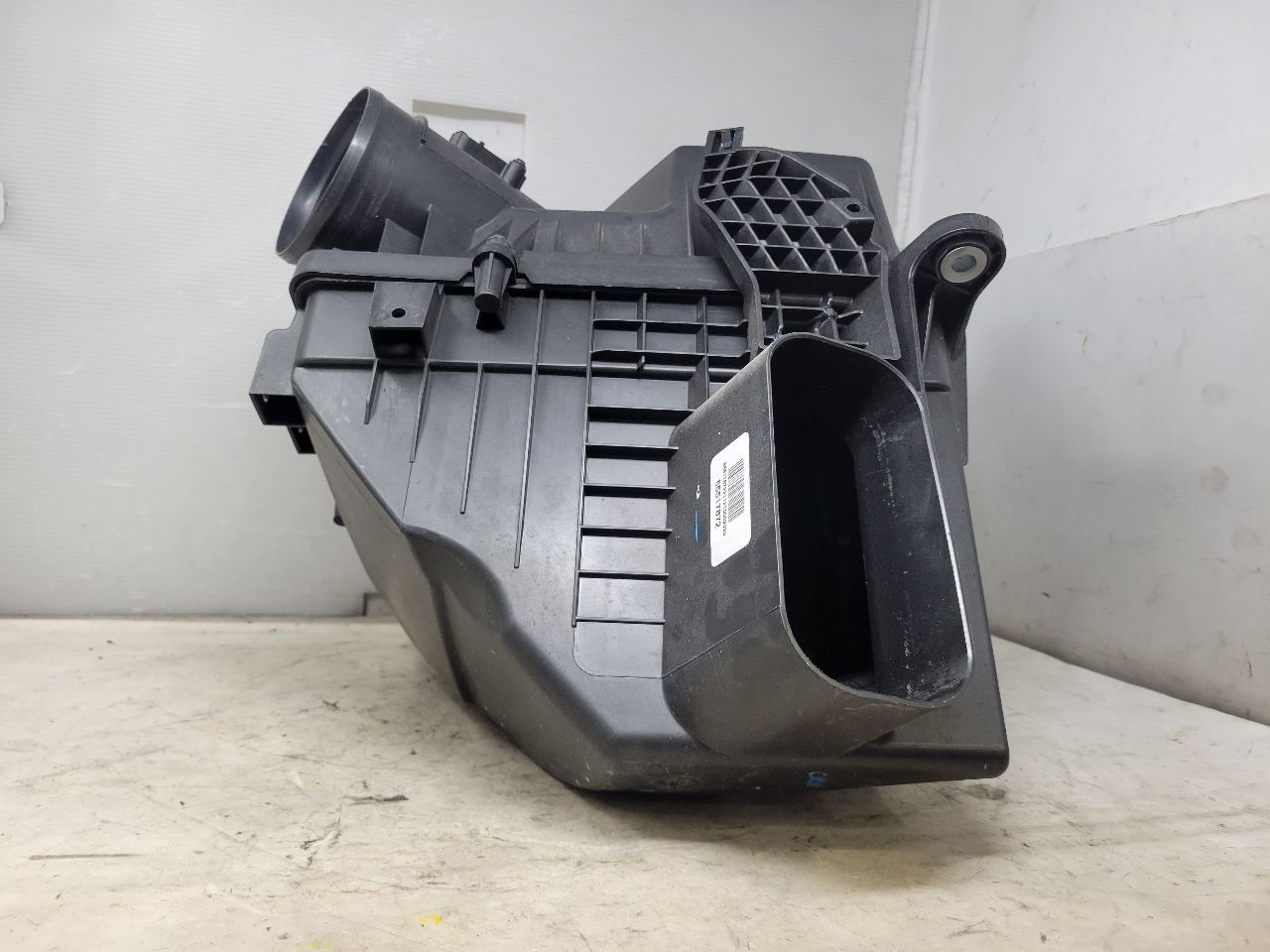 2022 SILVRDO15 OEM AIR INTAKE BOX FILTER HOUSING 32870 - image 7