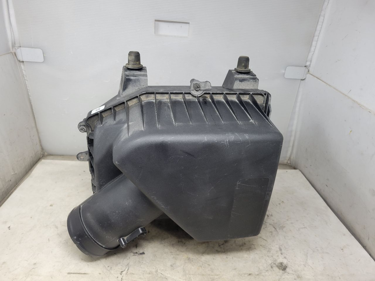 2022 SILVRDO15 OEM AIR INTAKE BOX FILTER HOUSING 32870 - image 9