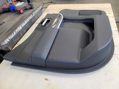 2022 SILVRDO15 LH REAR DOOR PANEL CREW CAB BLACK 32873 - image 4
