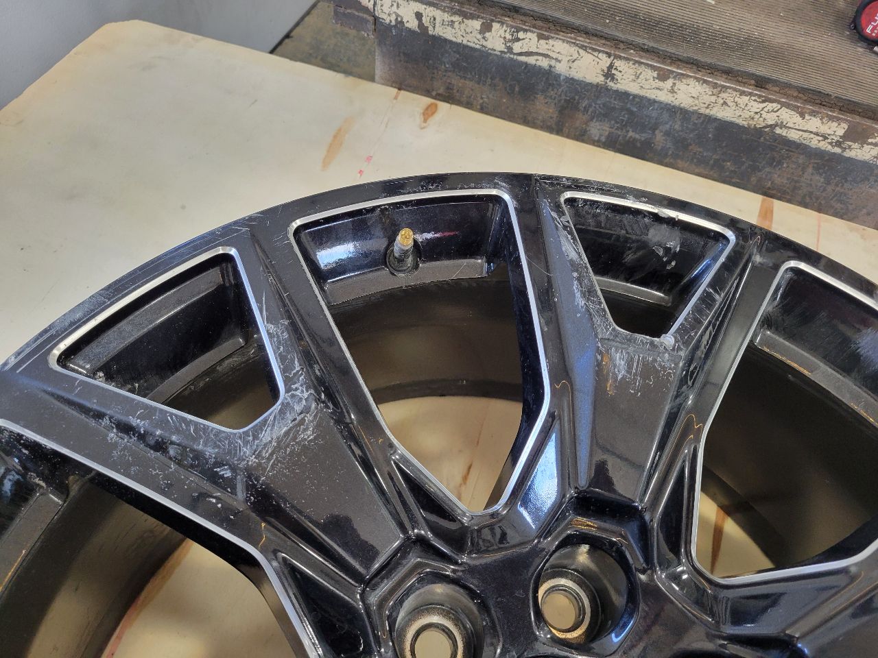 2022 SILVRDO15 22" BLACK Y SPOKE WHEEL OPT SEZ BENT 32879 - image 3