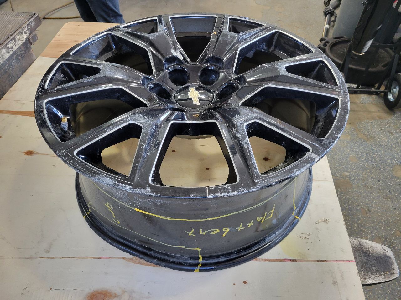 2022 SILVRDO15 22" BLACK Y SPOKE WHEEL OPT SEZ BENT 32879 - image 8