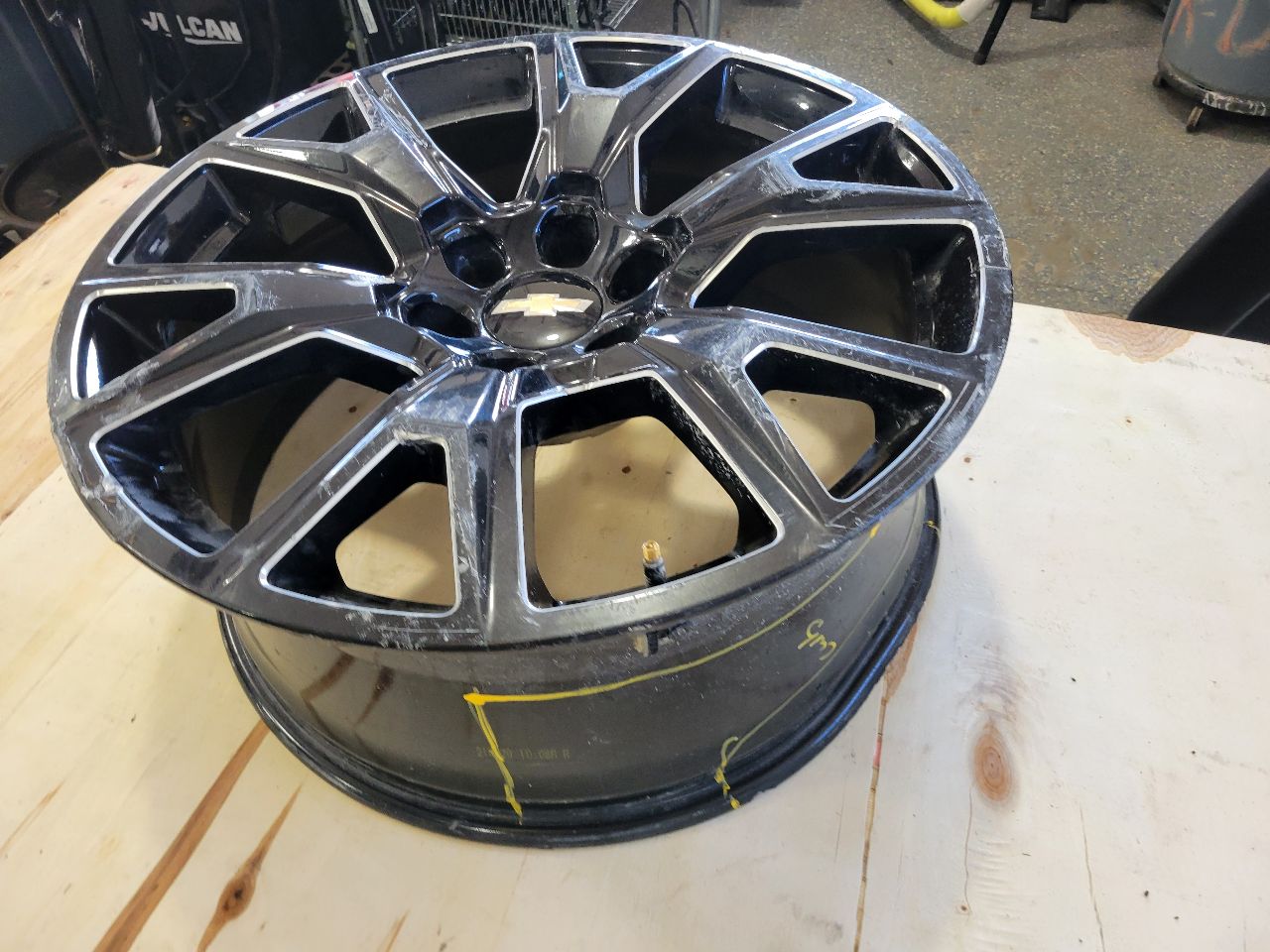 2022 SILVRDO15 22" BLACK Y SPOKE WHEEL OPT SEZ BENT 32879 - image 9