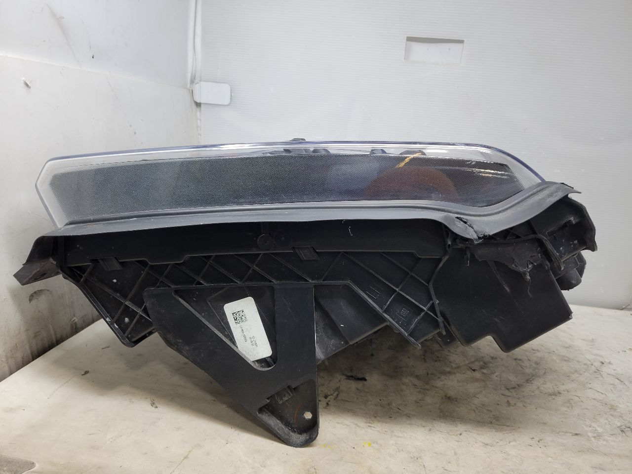 2022 SILVRDO15 LH HEADLAMP NICE 2 REPAIRED TABS 32880 - image 6