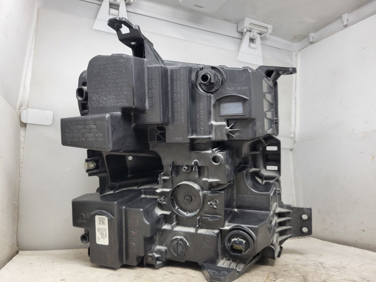 2022 SILVRDO15 LH HEADLAMP NICE 2 REPAIRED TABS 32880 - image 13