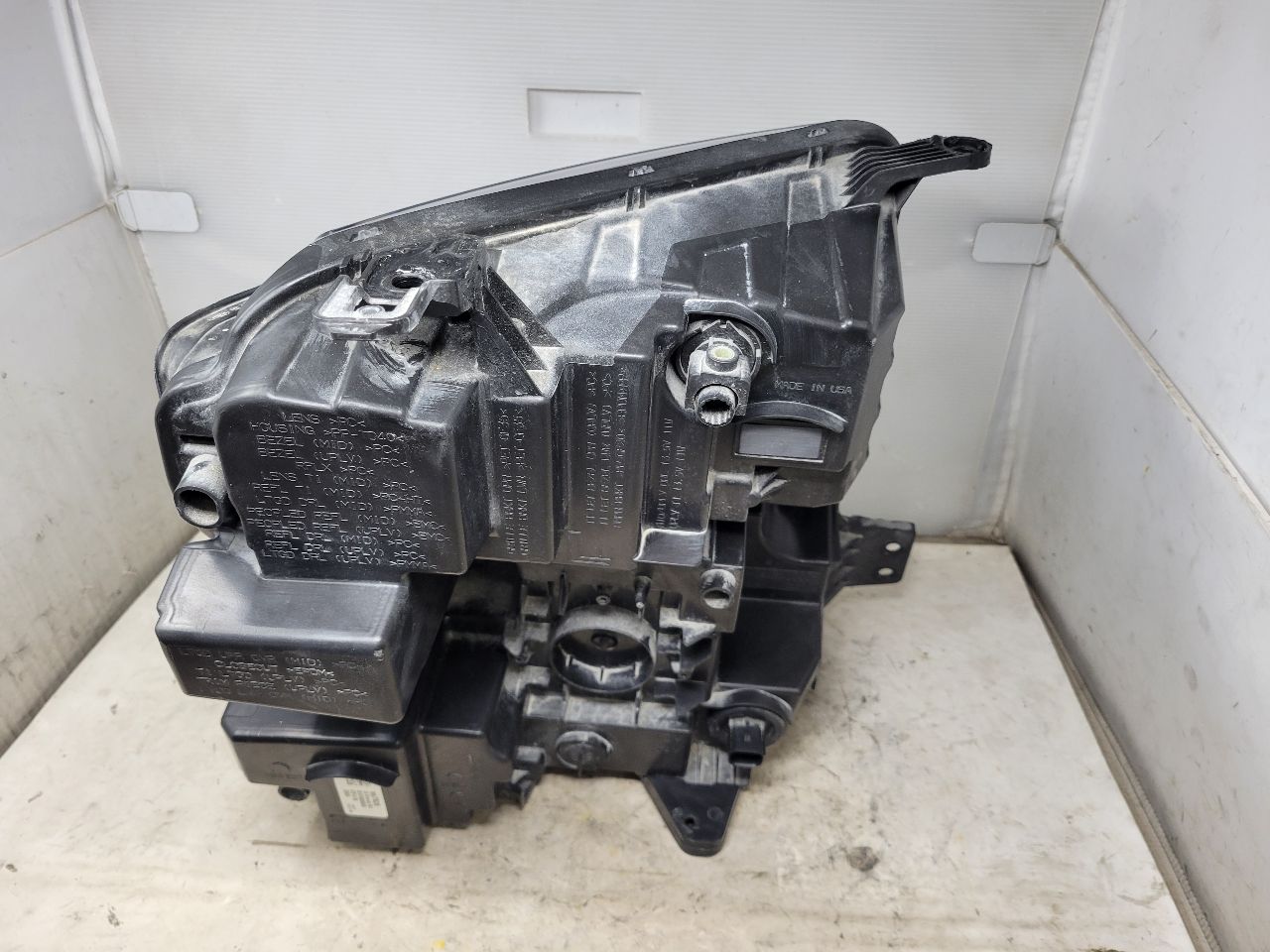 2022 SILVRDO15 LH HEADLAMP NICE 2 REPAIRED TABS 32880 - image 18