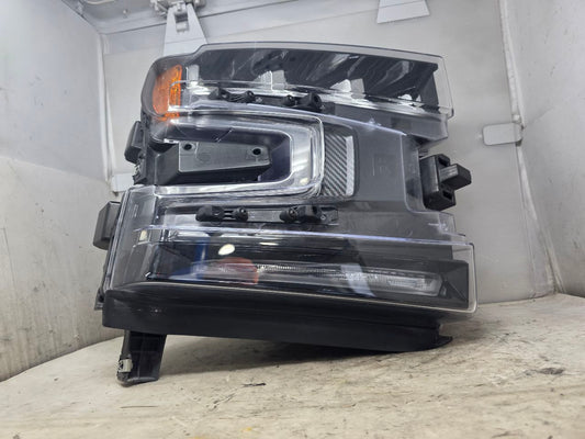 2022 SILVRDO15 RH HEADLAMP NICE CONDITION 25K 32881 - image 2