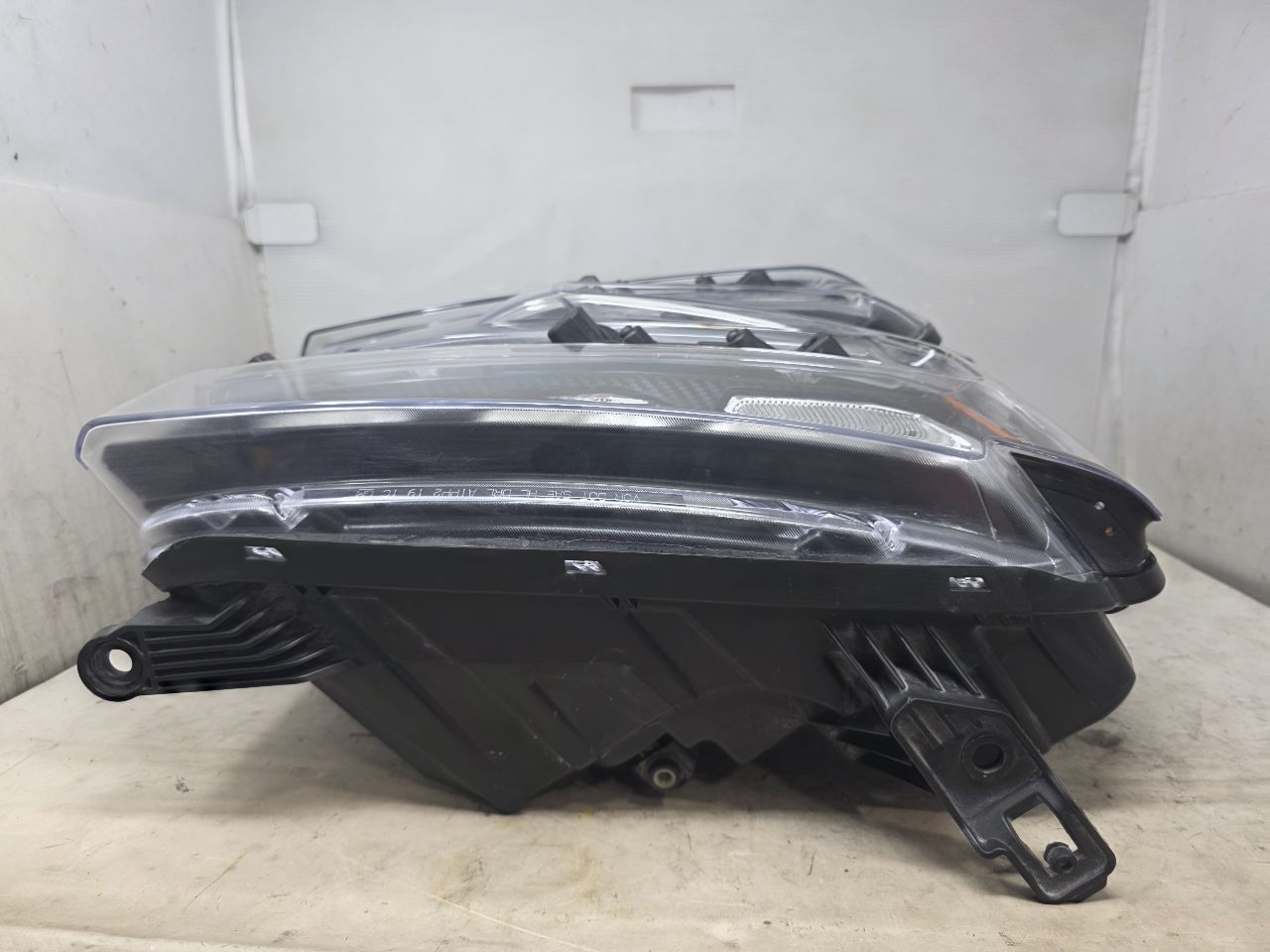 2022 SILVRDO15 RH HEADLAMP NICE CONDITION 25K 32881 - image 7