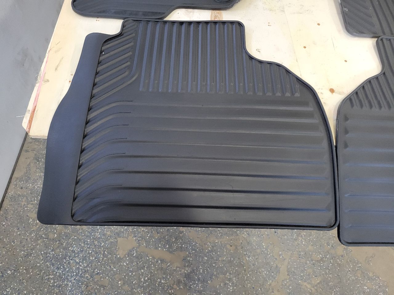 2022 SILVRDO15 GM ALL WEATHER FLOOR MATS RUBBER SET 32890 - image 2